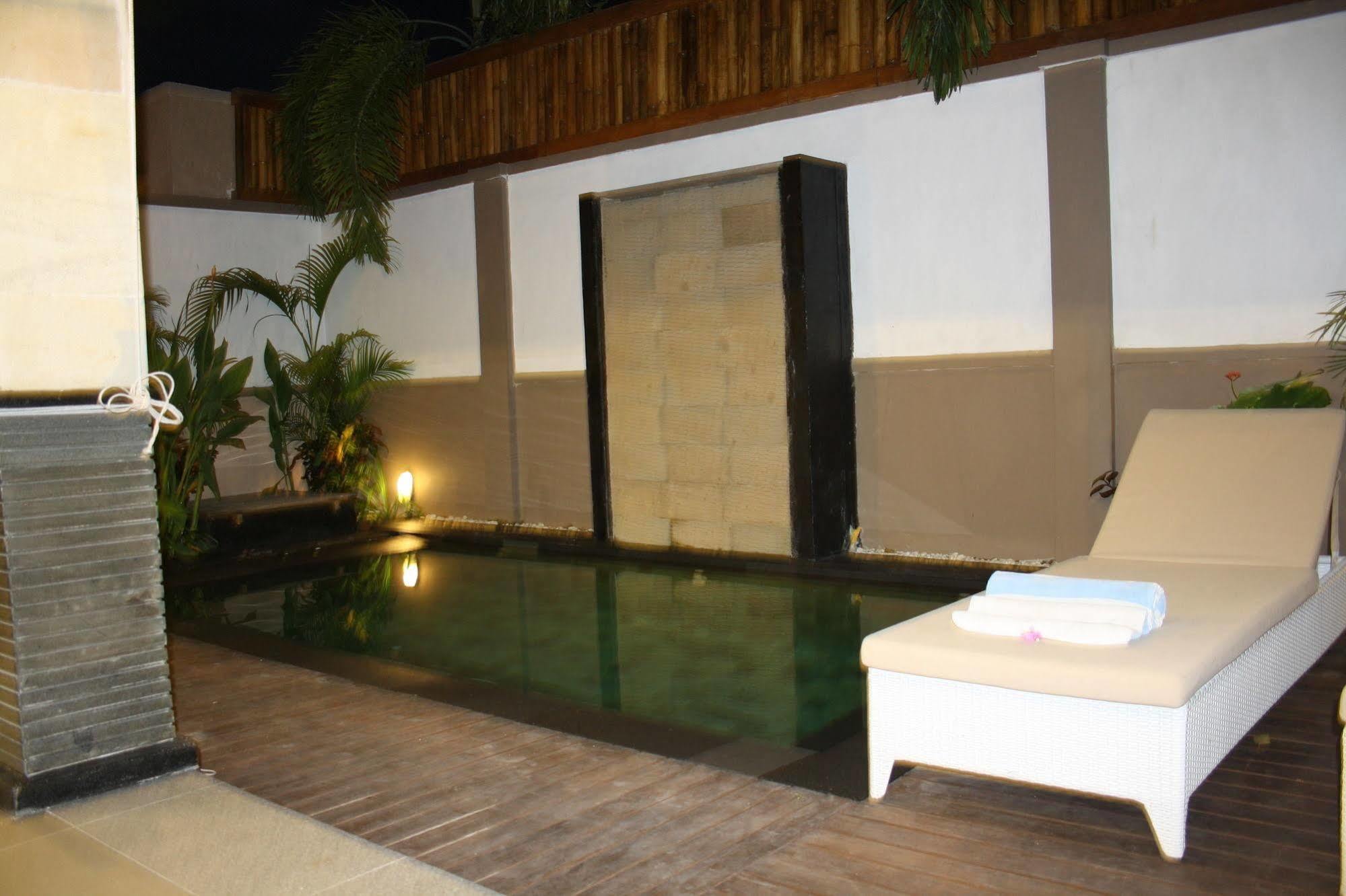 Gili Pearl Three Bedroom Villa Quần đảo Gili Ngoại thất bức ảnh