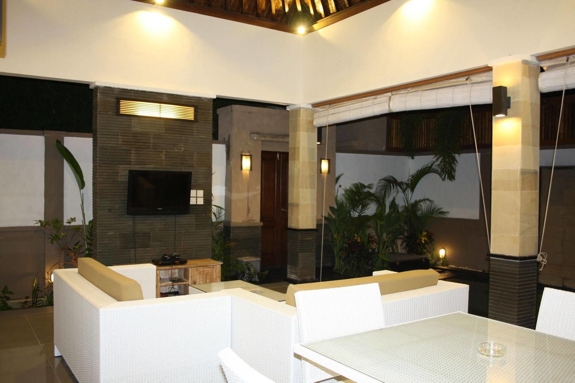 Gili Pearl Three Bedroom Villa Quần đảo Gili Ngoại thất bức ảnh